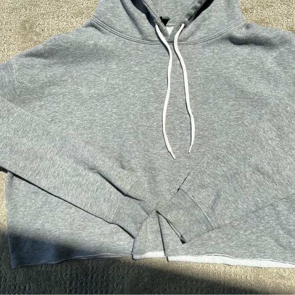 EUC Women's Wild Fable Cropped Hoodie size XL in Gray - Picture 2 of 7